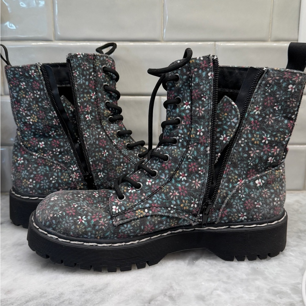 Sincerely Jules floral Lace-Up Ankle Boots size 9